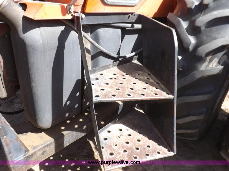 image for item I9054 1980 Allis Chalmers 7060 tractor