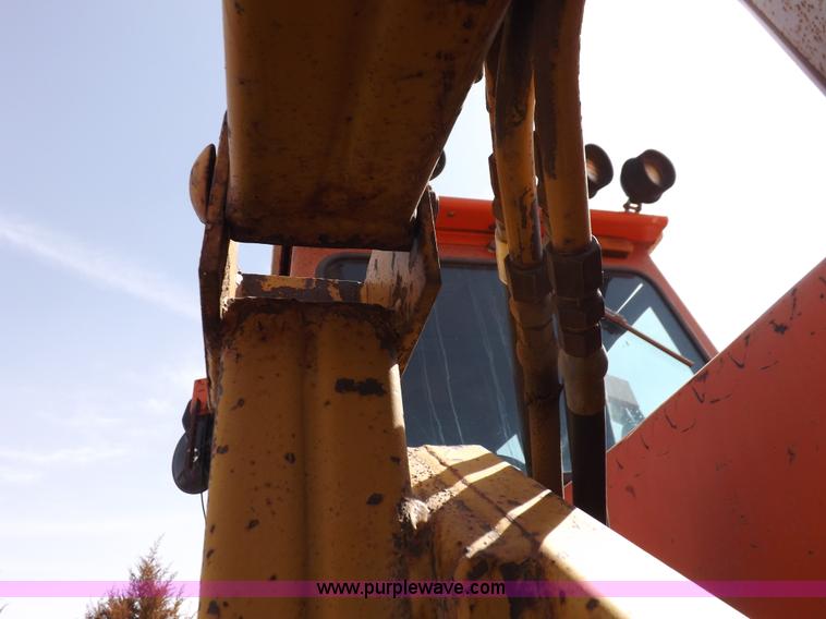 image for item I9054 1980 Allis Chalmers 7060 tractor