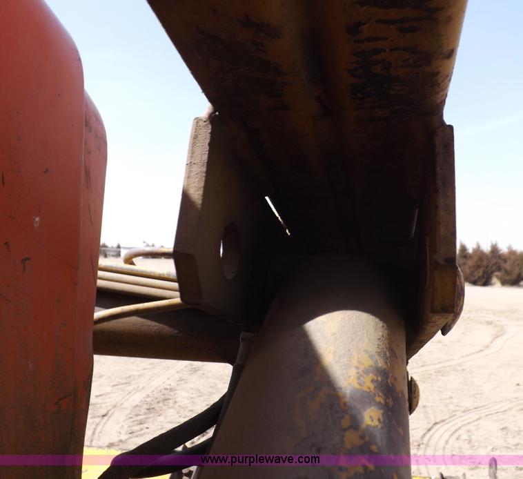 image for item I9054 1980 Allis Chalmers 7060 tractor