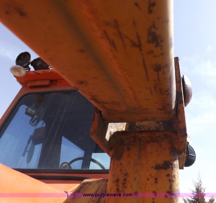 image for item I9054 1980 Allis Chalmers 7060 tractor