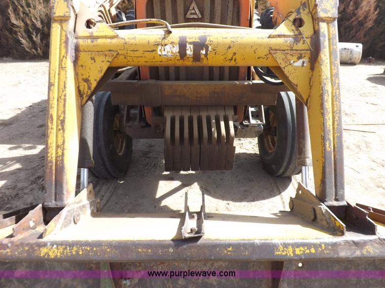 image for item I9054 1980 Allis Chalmers 7060 tractor