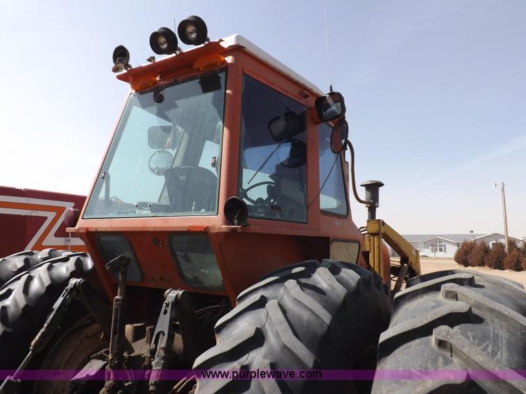 image for item I9054 1980 Allis Chalmers 7060 tractor