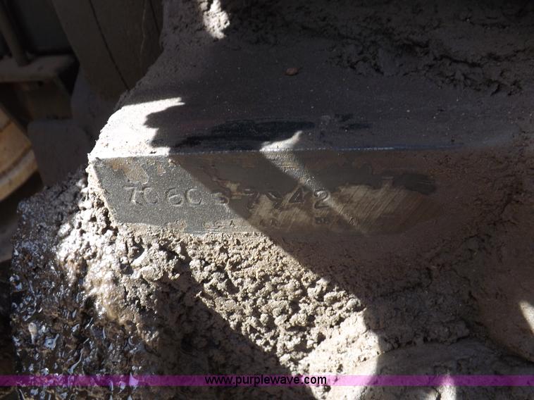 image for item I9054 1980 Allis Chalmers 7060 tractor