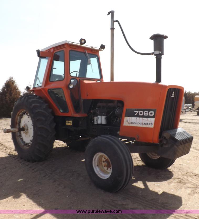 image for item I9055 1980 Allis Chalmers 7060 tractor