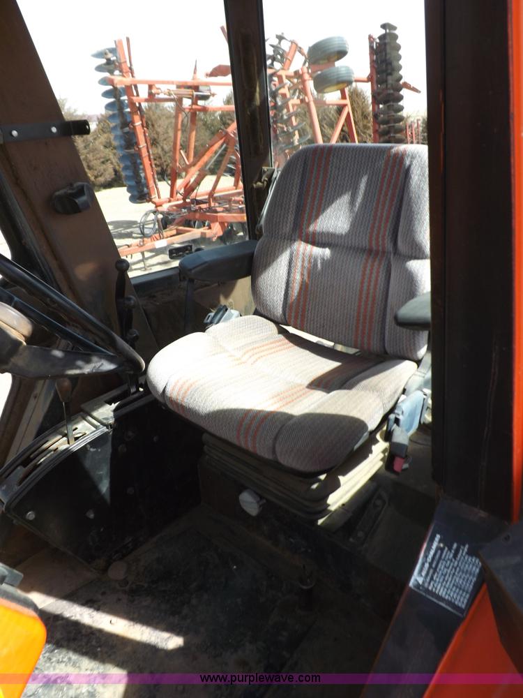 image for item I9055 1980 Allis Chalmers 7060 tractor