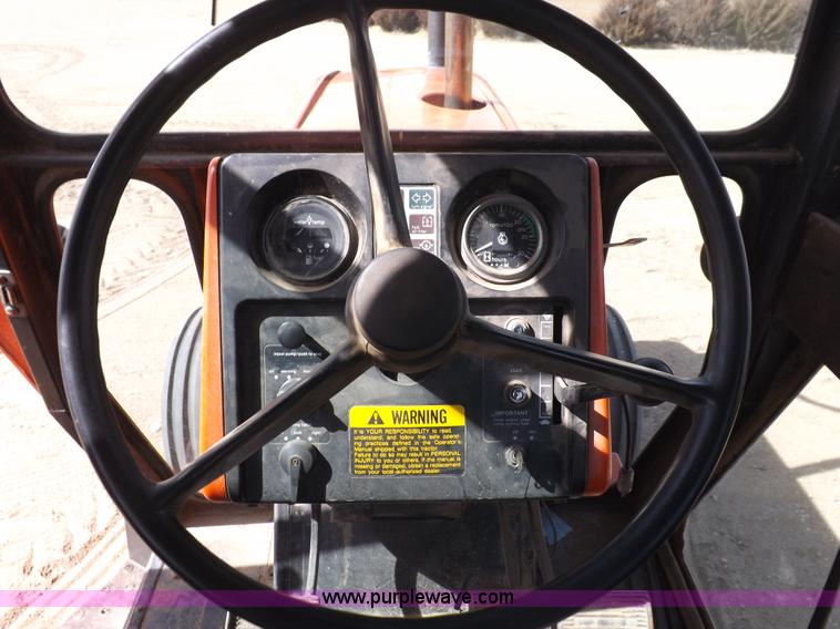 image for item I9055 1980 Allis Chalmers 7060 tractor