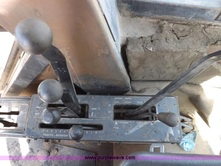 image for item I9055 1980 Allis Chalmers 7060 tractor