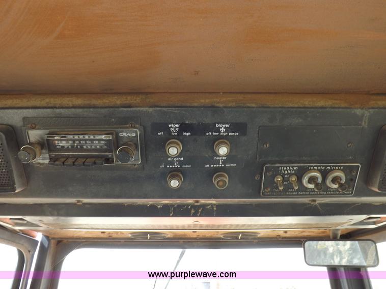 image for item I9055 1980 Allis Chalmers 7060 tractor