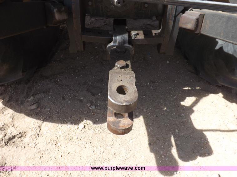 image for item I9055 1980 Allis Chalmers 7060 tractor