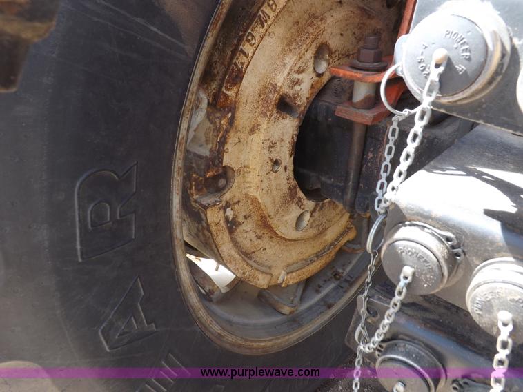 image for item I9055 1980 Allis Chalmers 7060 tractor