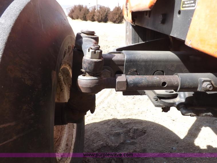 image for item I9055 1980 Allis Chalmers 7060 tractor