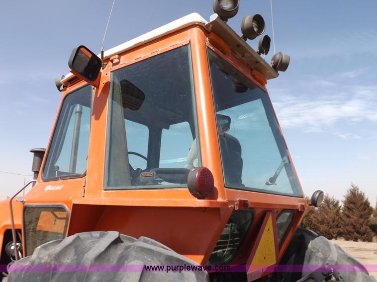 image for item I9055 1980 Allis Chalmers 7060 tractor