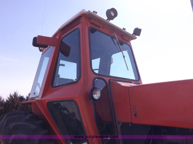 image for item I9055 1980 Allis Chalmers 7060 tractor