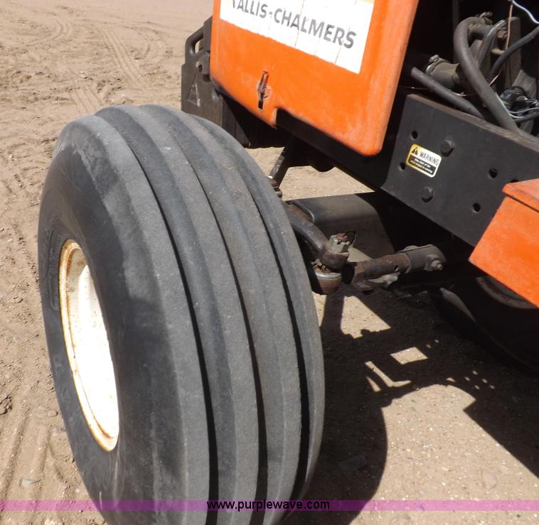image for item I9055 1980 Allis Chalmers 7060 tractor