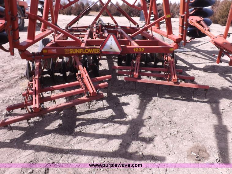 image for item I9056 Sunflower 1232-32 folding disk