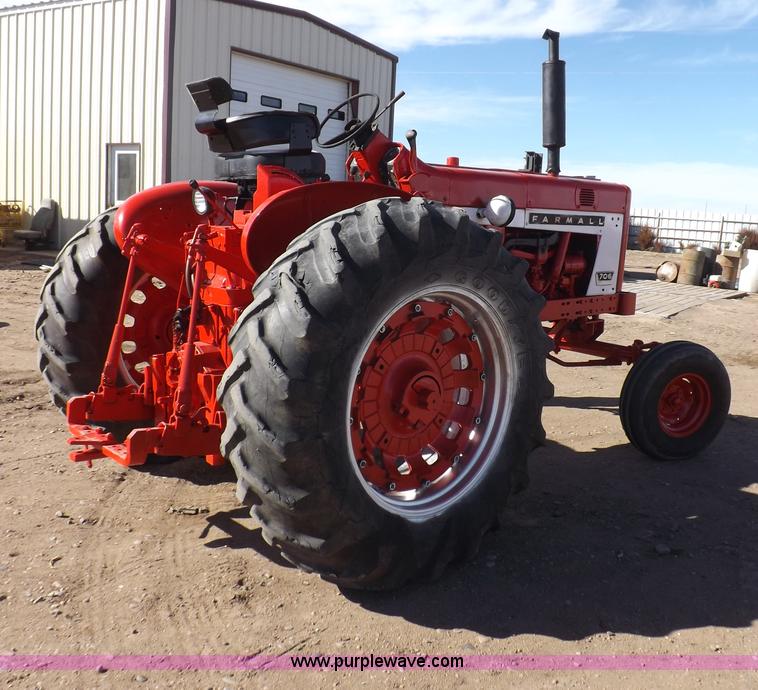 image for item I9059 Farmall 706 tractor
