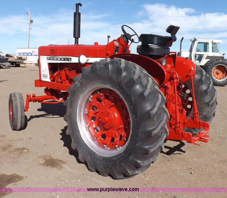 image for item I9059 Farmall 706 tractor