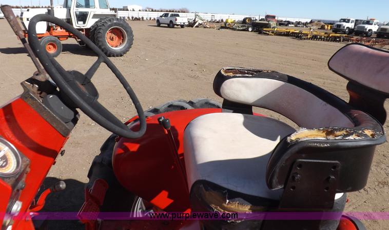 image for item I9059 Farmall 706 tractor