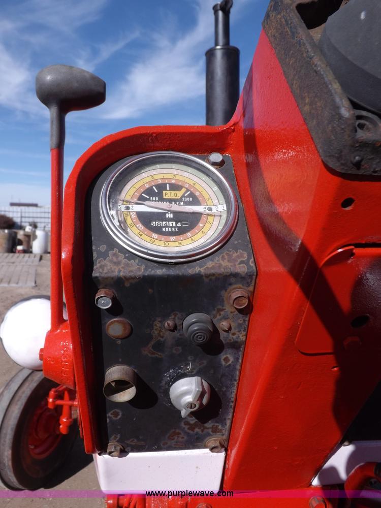 image for item I9059 Farmall 706 tractor