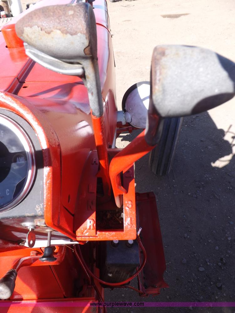 image for item I9059 Farmall 706 tractor