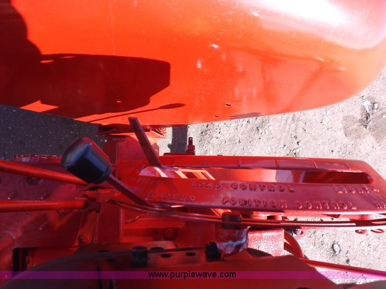 image for item I9059 Farmall 706 tractor