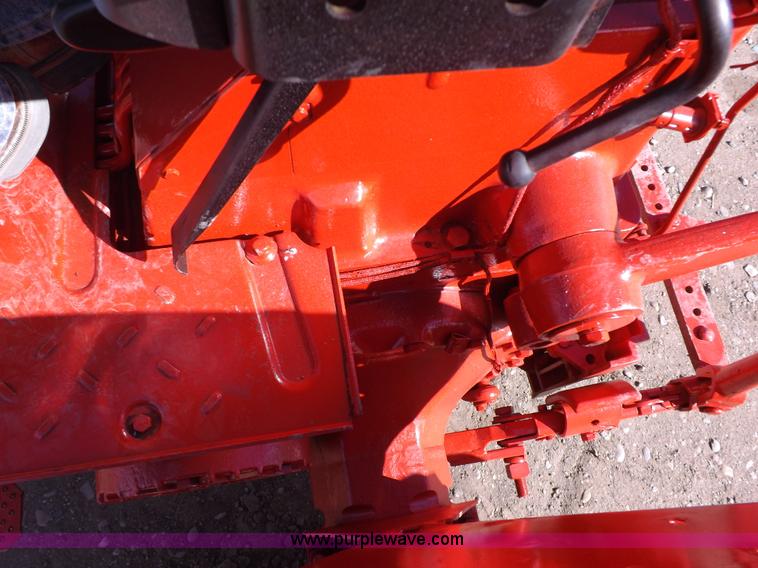 image for item I9059 Farmall 706 tractor