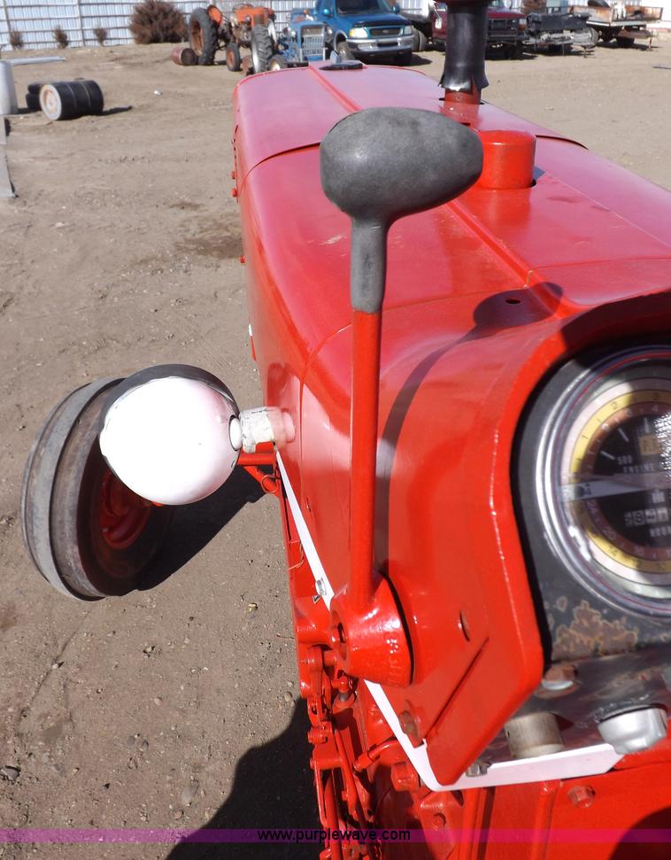 image for item I9059 Farmall 706 tractor