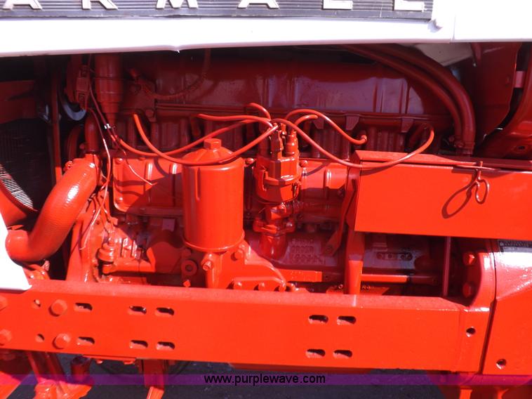 image for item I9059 Farmall 706 tractor