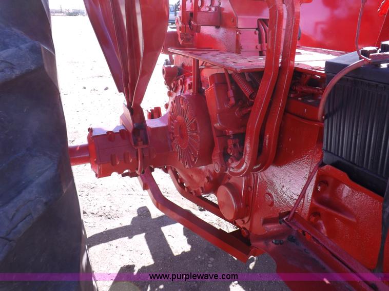 image for item I9059 Farmall 706 tractor
