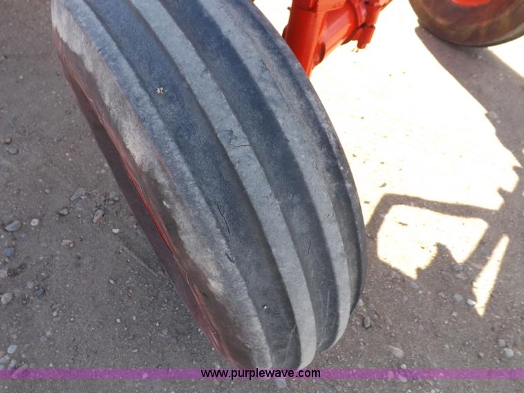 image for item I9059 Farmall 706 tractor