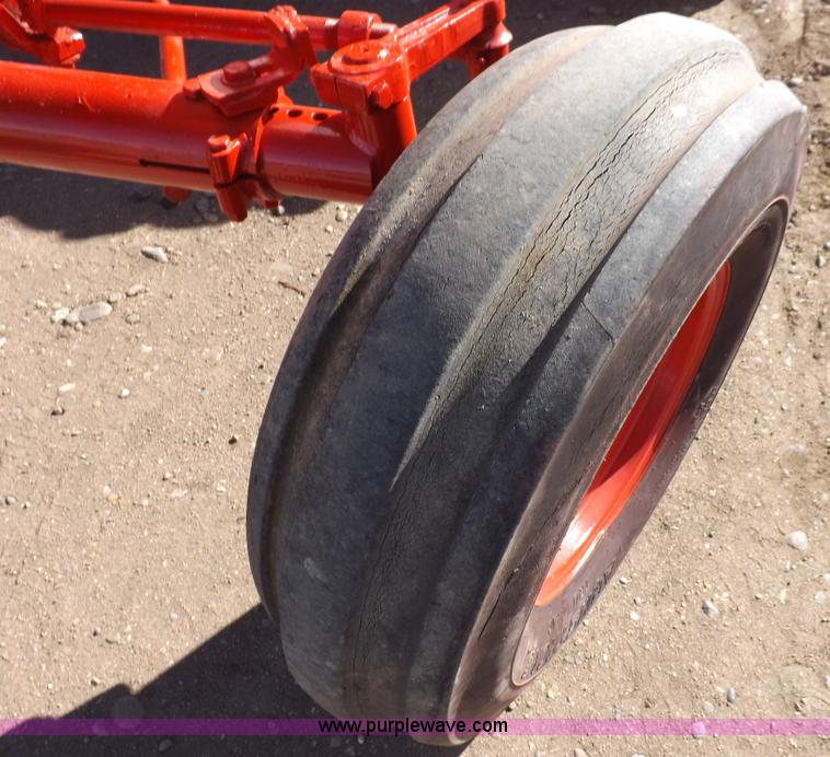 image for item I9059 Farmall 706 tractor