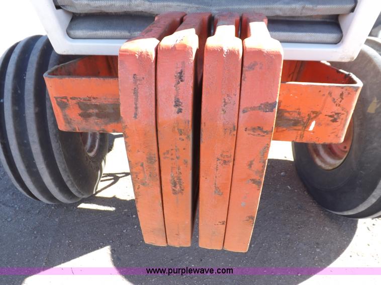 image for item I9063 1979 Case 2590 tractor