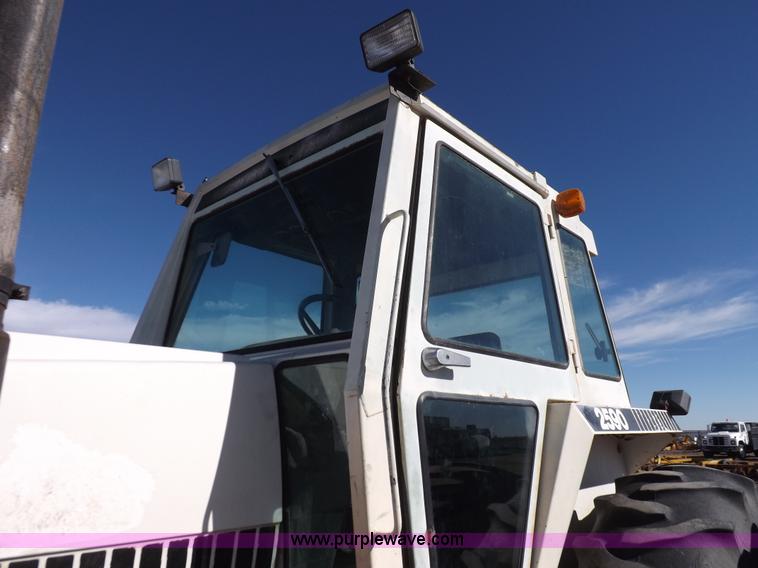 image for item I9063 1979 Case 2590 tractor