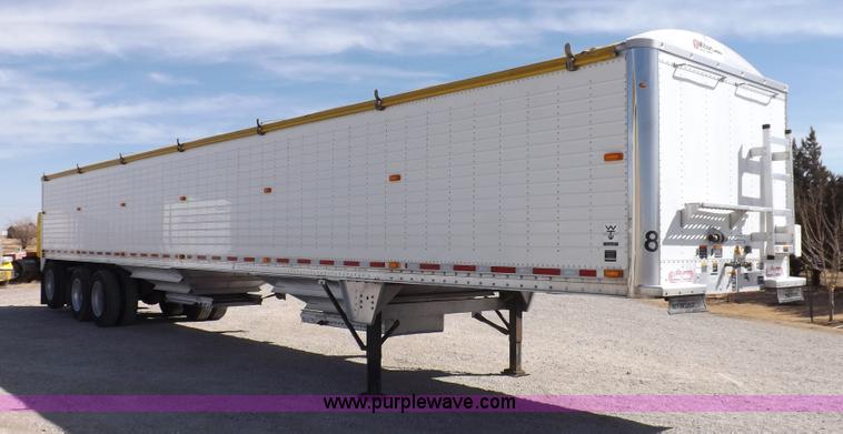 image for item I9069 2011 Wilson DWH550 Pace Setter double hopper grain trailer