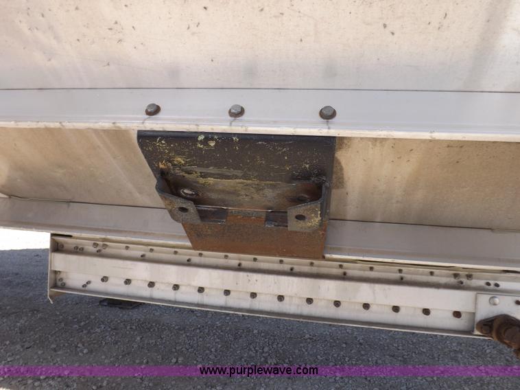 image for item I9069 2011 Wilson DWH550 Pace Setter double hopper grain trailer