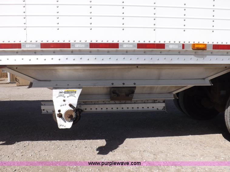 image for item I9069 2011 Wilson DWH550 Pace Setter double hopper grain trailer