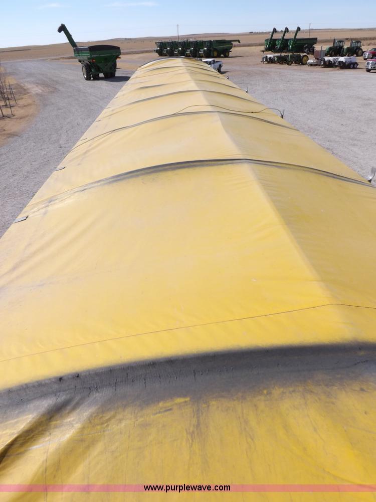 image for item I9069 2011 Wilson DWH550 Pace Setter double hopper grain trailer