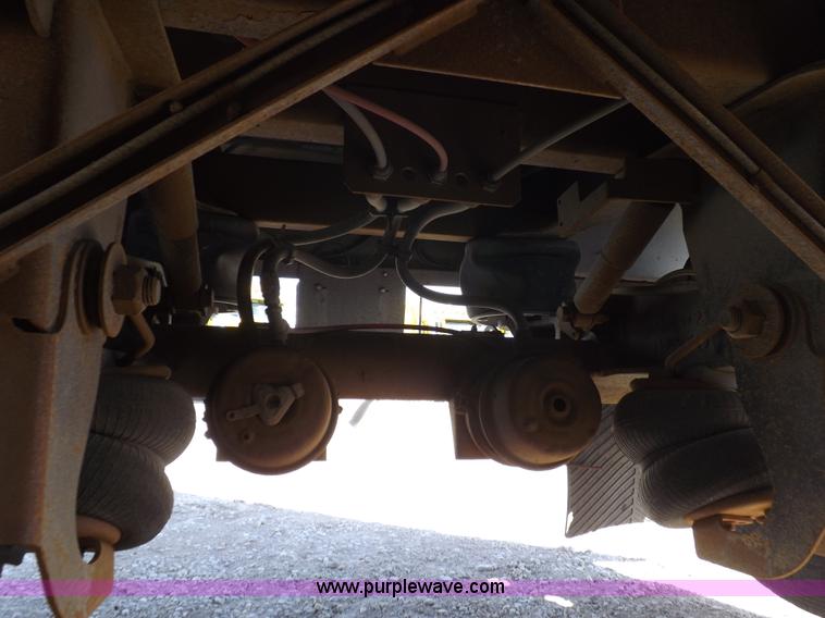 image for item I9069 2011 Wilson DWH550 Pace Setter double hopper grain trailer