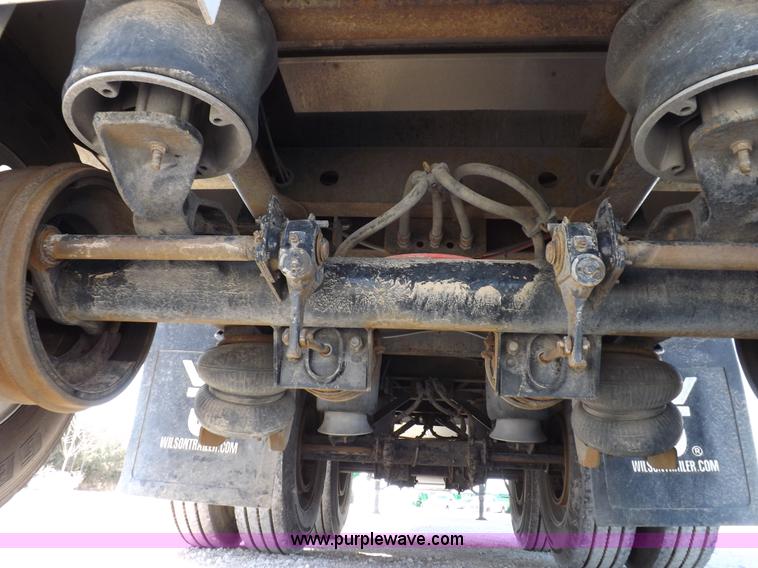 image for item I9069 2011 Wilson DWH550 Pace Setter double hopper grain trailer