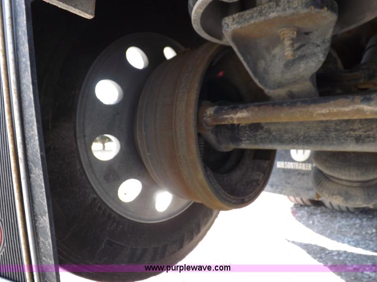 image for item I9069 2011 Wilson DWH550 Pace Setter double hopper grain trailer