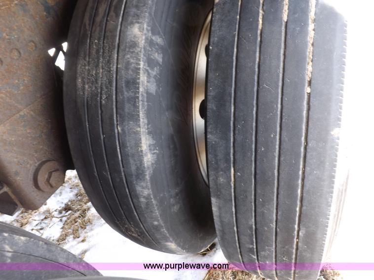 image for item I9085 1998 Timpte Super Hopper grain trailer