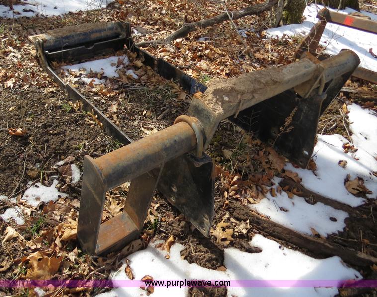 image for item S9706 Bush Hog 2845QT quick attach loader