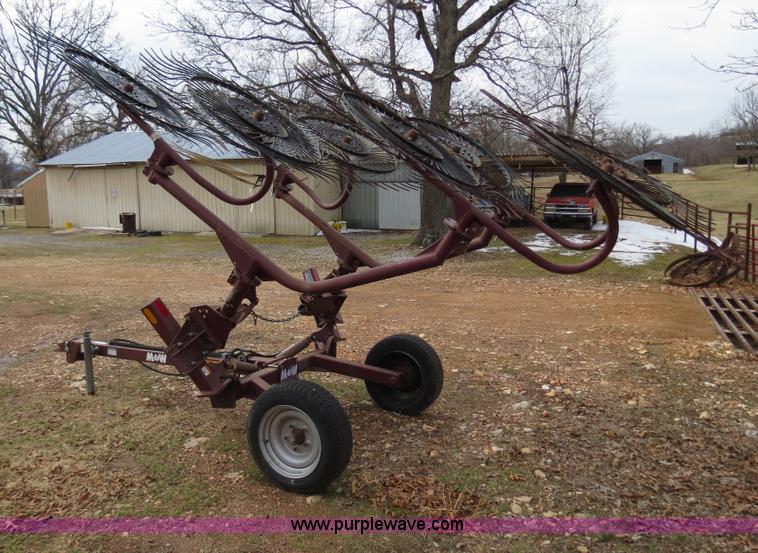 M&W ER-8 wheel rake in Stilwell, OK | Item S9715 sold | Purple Wave