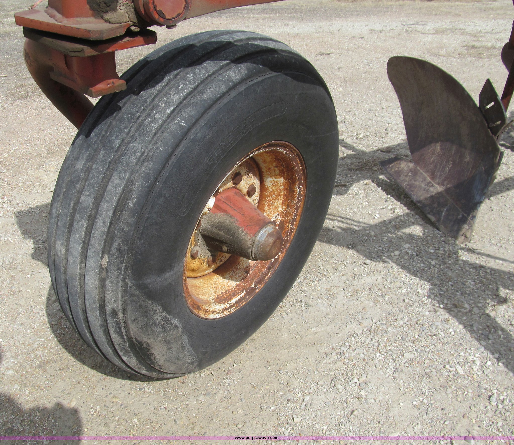 Wil-Rich 2900 moldboard plow in Downs, KS | Item AY9765 sold | Purple Wave