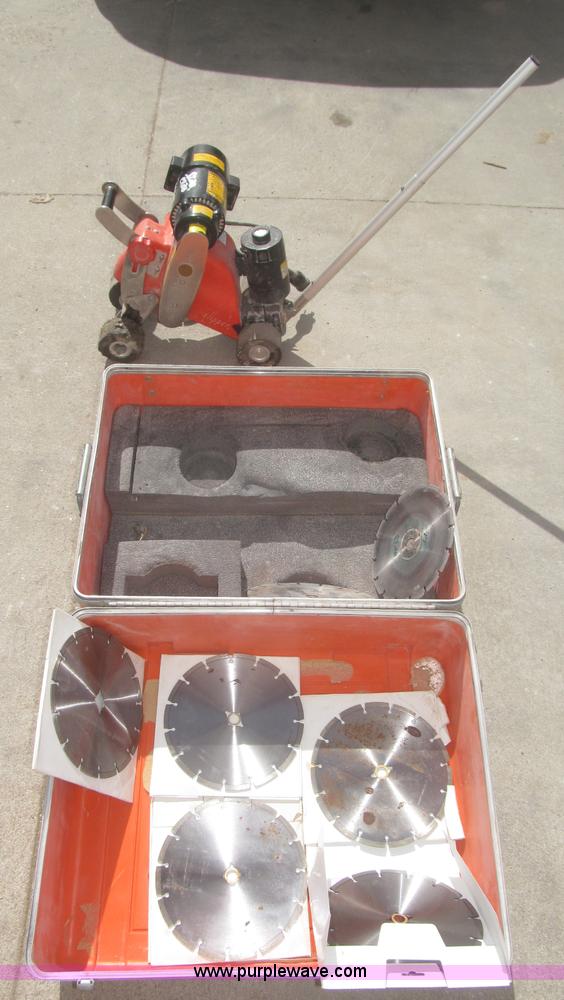 image for item AE9344 Clipper Slab Crab self-propelled early entry saw