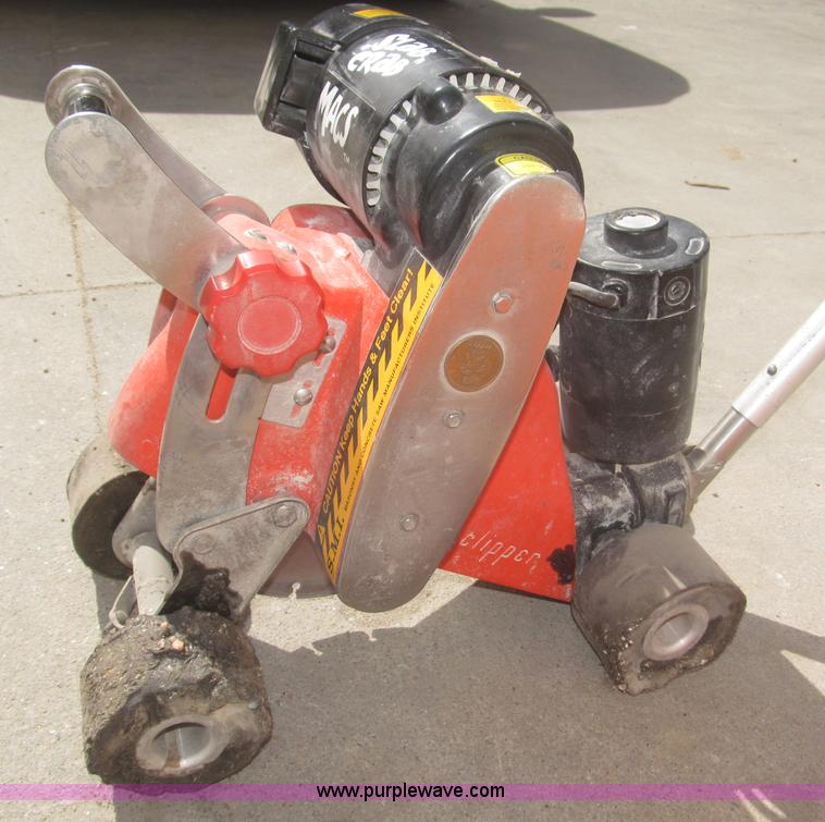 image for item AE9344 Clipper Slab Crab self-propelled early entry saw