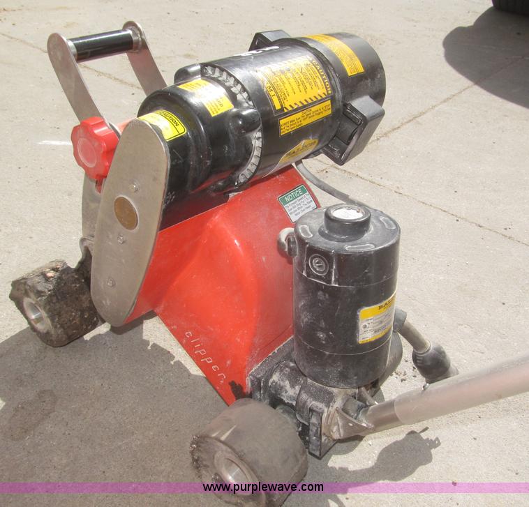 image for item AE9344 Clipper Slab Crab self-propelled early entry saw