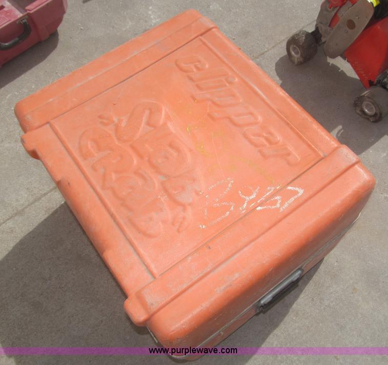 image for item AE9344 Clipper Slab Crab self-propelled early entry saw