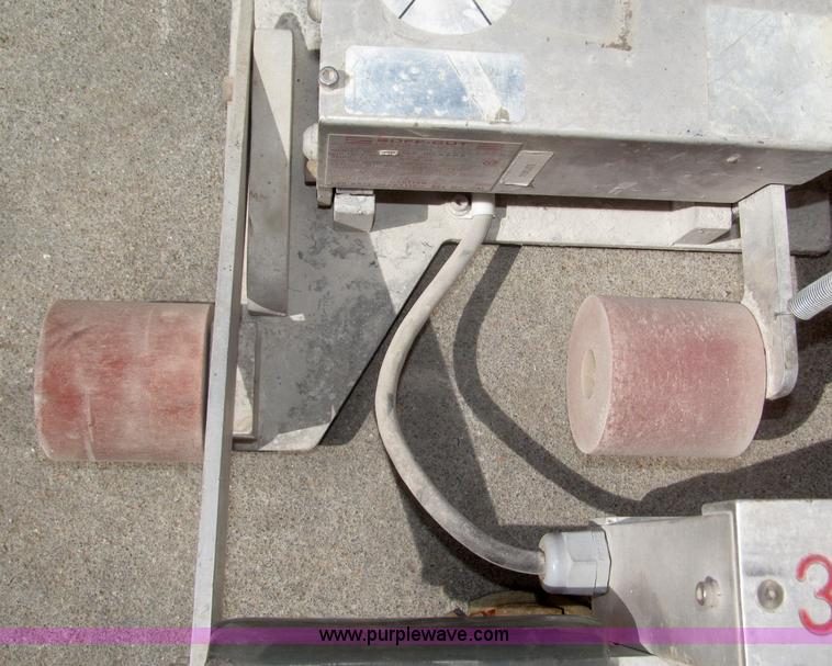 image for item AE9345 Soff-cut 310 early entry saw