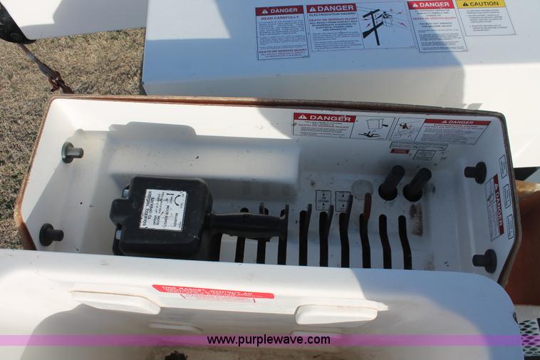 image for item AO9480 2011 Terex Hi-Ranger HR37M bucket lift